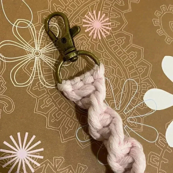 Spiral Macramé Keychain in Baby Pink - Picture 3 of 4